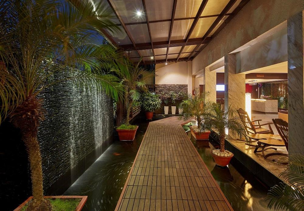 Royal Orchid Beach Resort & Spa, Utorda Beach Goa Екстер'єр фото