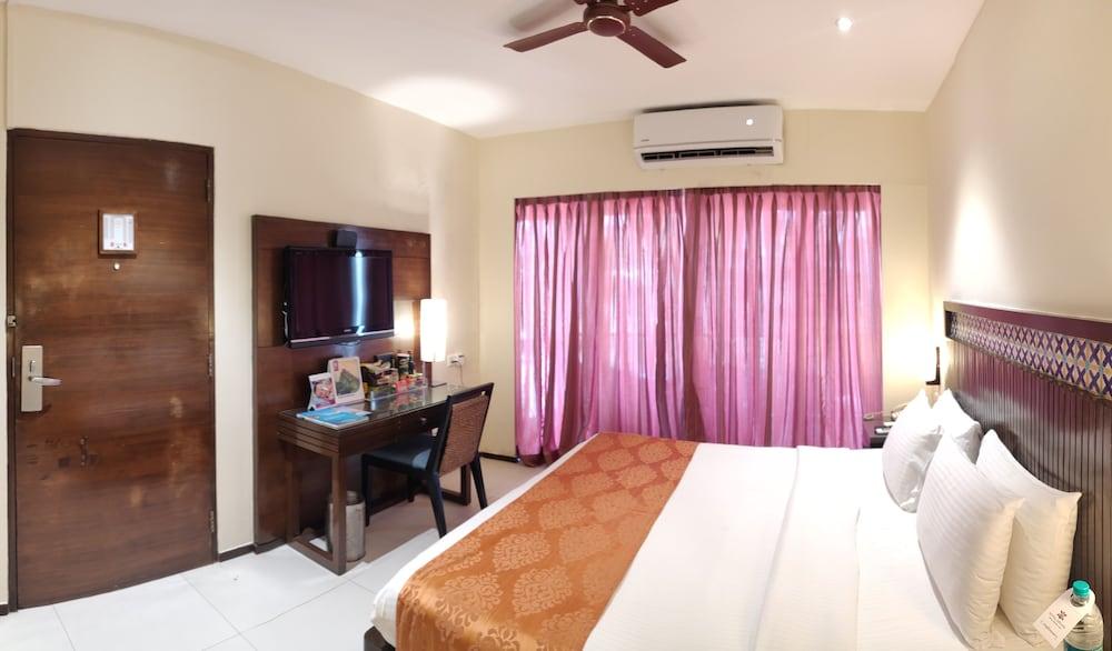 Royal Orchid Beach Resort & Spa, Utorda Beach Goa Екстер'єр фото