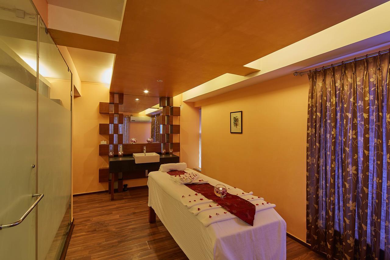 Royal Orchid Beach Resort & Spa, Utorda Beach Goa Екстер'єр фото